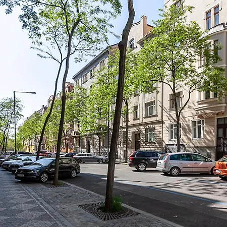 Apartment Gold Klimt Flat / Quiet Street / National Museum *
