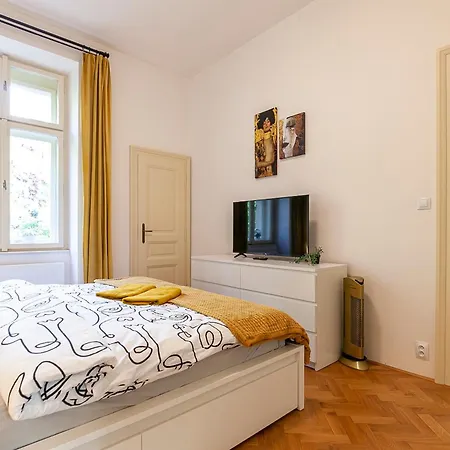 Apartment Gold Klimt Flat / Quiet Street / National Museum Prag